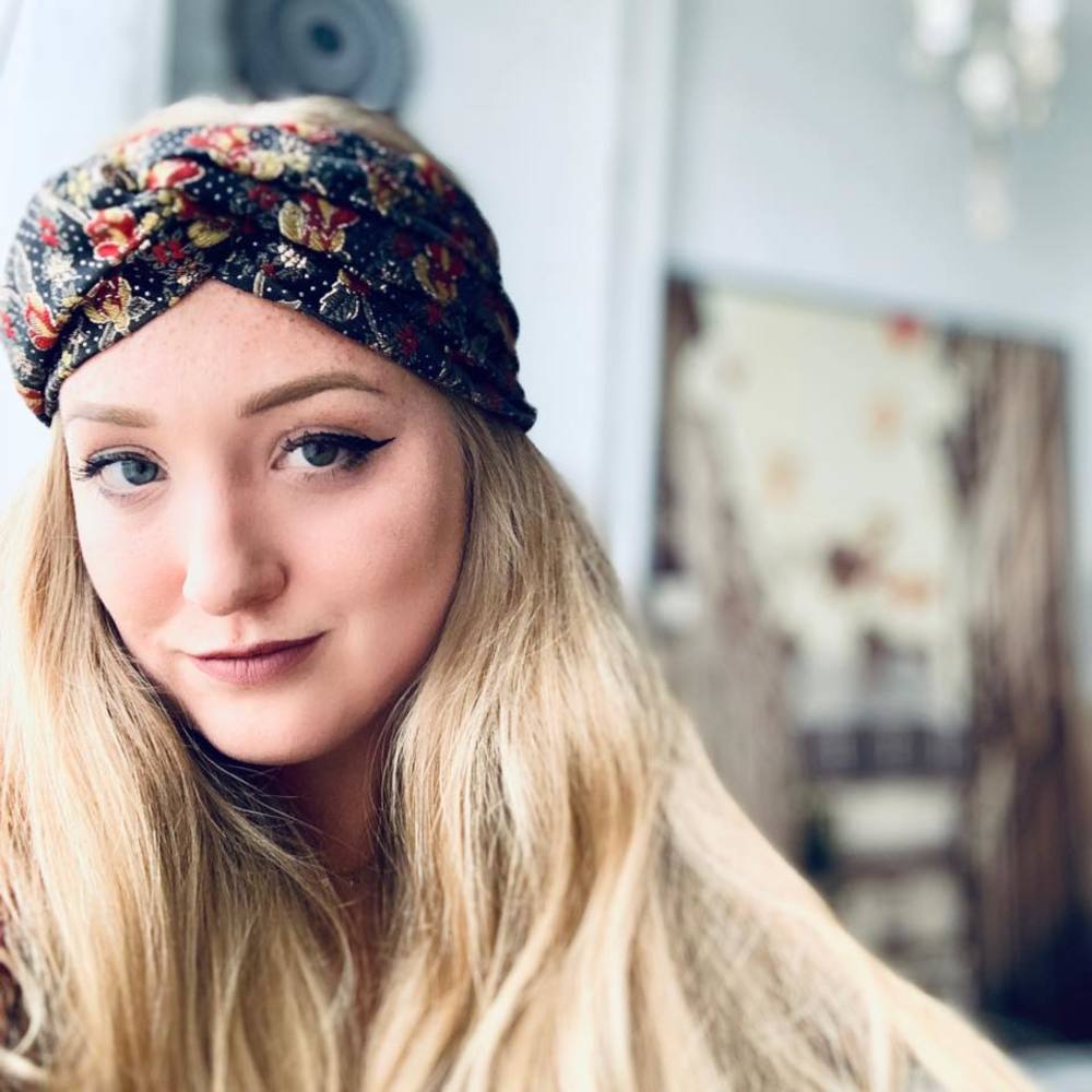 Meet your Posher, Olivia